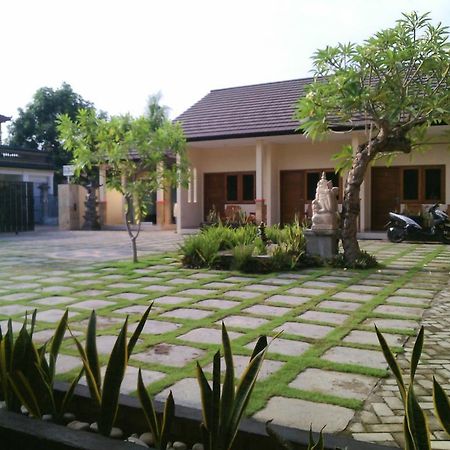 Deka Homestay Mataram Exterior foto