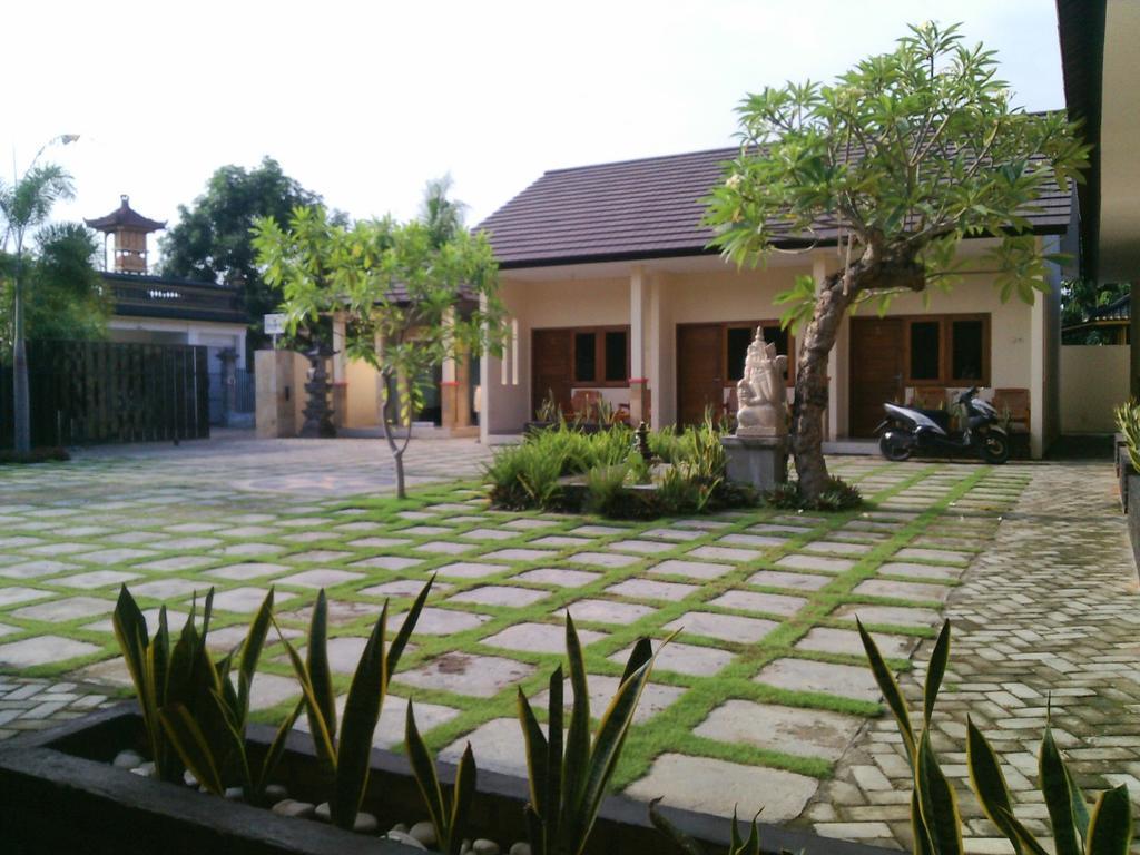 Deka Homestay Mataram Exterior foto